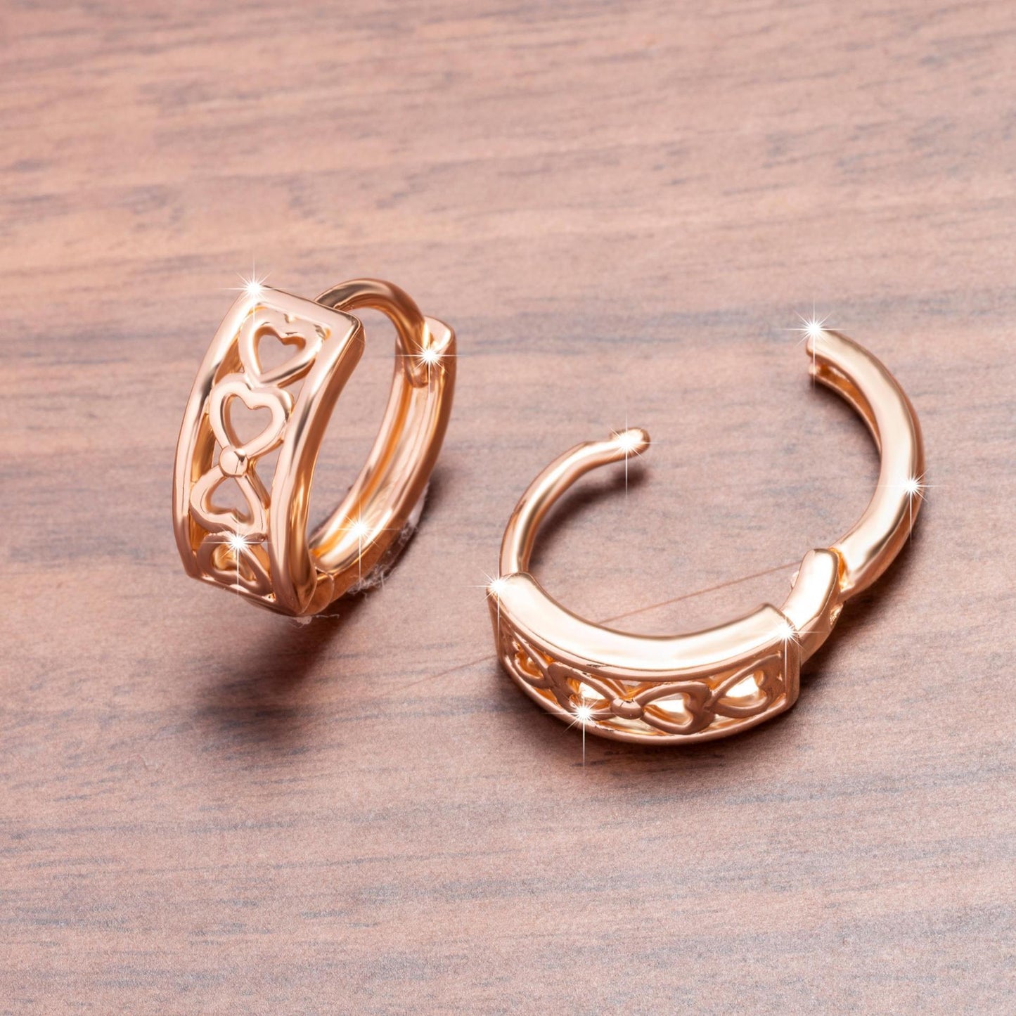Love Glossy Hollow Ear Clip